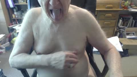 Snapshot of sjbottomboi chatting on 09/22/25, 05:04 sjbottomboi online show from 09/22/25, 05:04