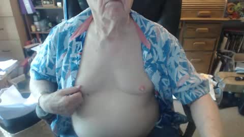 Snapshot of sjbottomboi chatting on 10/07/25, 08:39 sjbottomboi online show from 10/07/25, 08:39