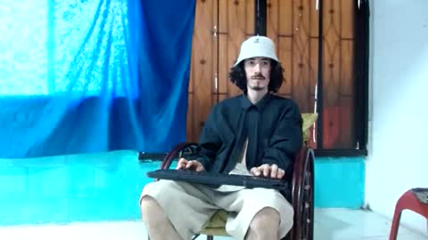 Snapshot of sk8sir chatting on 02/13/26, 01:29 sk8sir online show from 02/13/26, 01:29