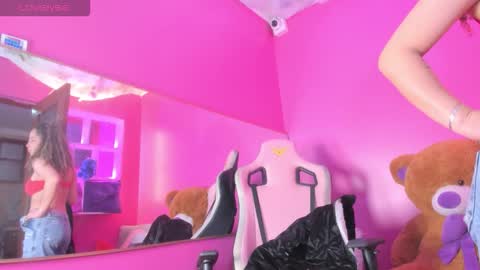 Snapshot of skaila_angels1 chatting on 10/25/25, 01:13 skaila_angels1 online show from 10/25/25, 01:13
