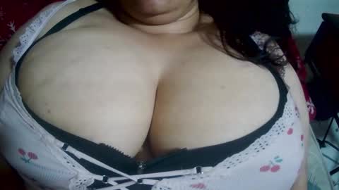 Snapshot of skarkett21 chatting on 01/13/26, 03:23 skarkett21 online show from 01/13/26, 03:23