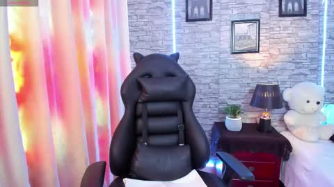 Skarleth online show from 05/02/26, 07:41