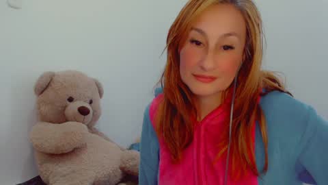 Snapshot of skarlett2072 chatting on 12/03/24, 12:59 Arlett online show from 12/03/24, 12:59