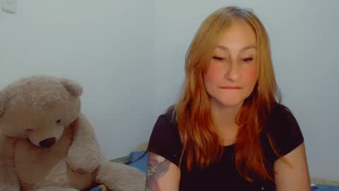 Snapshot of skarlett2072 chatting on 12/13/24, 12:20 Arlett online show from 12/13/24, 12:20
