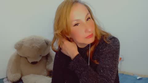 Snapshot of skarlett2072 chatting on 12/15/24, 03:56 Arlett online show from 12/15/24, 03:56