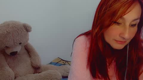 Snapshot of skarlett2072 chatting on 01/04/25, 12:38 Arlett online show from 01/04/25, 12:38