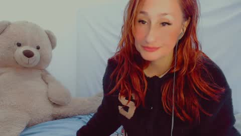 Snapshot of skarlett2072 chatting on 01/30/25, 02:47 Arlett online show from 01/30/25, 02:47