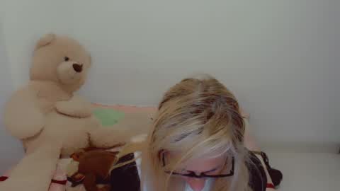 Snapshot of skarlett2072 chatting on 05/11/26, 11:16 Arlett online show from 05/11/26, 11:16