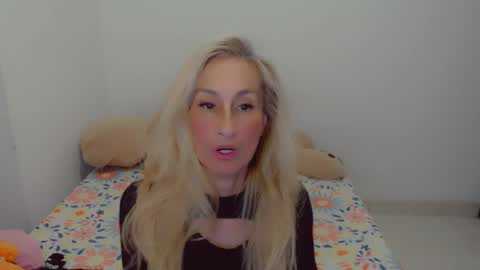 Snapshot of skarlett2072 chatting on 06/03/26, 12:41 Arlett online show from 06/03/26, 12:41