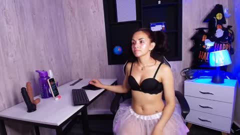 SKARLETT online show from 10/19/25, 04:13