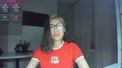 Snapshot of skarlettforeve chatting on 06/26/26, 10:36 skarlett online show from 06/26/26, 10:36