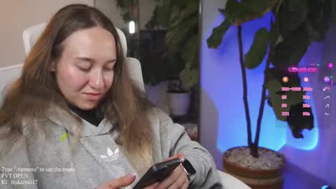 Im Scarlett  ONLINE  5pm-10pm NYC time  online show from 03/05/25, 03:40