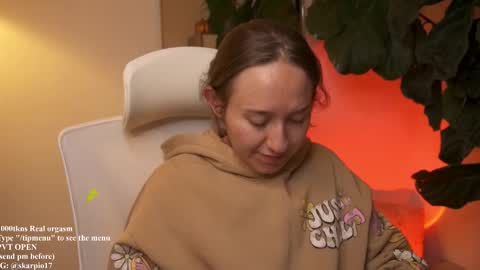 Im Scarlett  ONLINE  5pm-10pm NYC time  online show from 09/11/25, 12:33