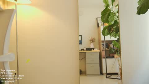 Im Scarlett  ONLINE  5pm-10pm NYC time  online show from 05/10/26, 04:34