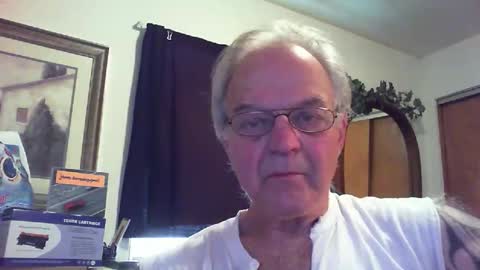 Snapshot of skeeeziks chatting on 05/17/26, 04:36 skeeeziks online show from 05/17/26, 04:36