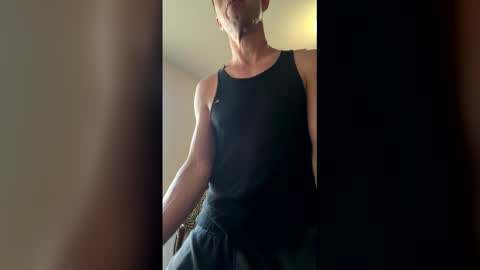 Snapshot of skeettlez chatting on 05/10/26, 02:22 Skeetz420 online show from 05/10/26, 02:22