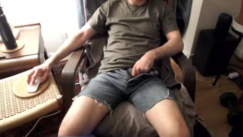 Snapshot of skibumz chatting on 12/01/24, 11:58 Skibumz online show from 12/01/24, 11:58