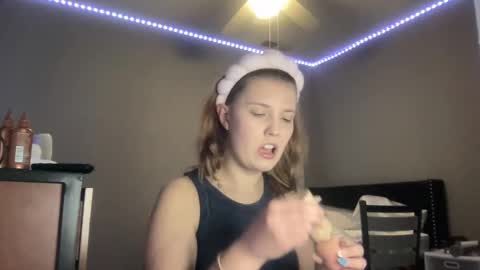 Snapshot of skiimaskabby chatting on 02/01/25, 02:58 skiimaskabby online show from 02/01/25, 02:58