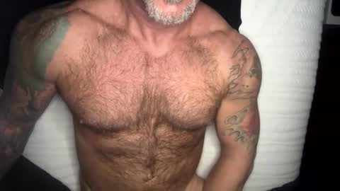 Snapshot of skimaskedbeef chatting on 12/27/24, 09:28 BEEF online show from 12/27/24, 09:28