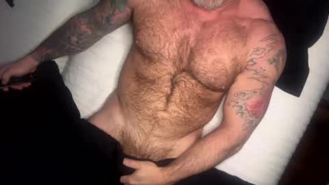 Snapshot of skimaskedbeef chatting on 03/12/25, 08:41 BEEF online show from 03/12/25, 08:41