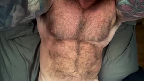 Snapshot of skimaskedbeef chatting on 09/08/25, 03:22 BEEF online show from 09/08/25, 03:22