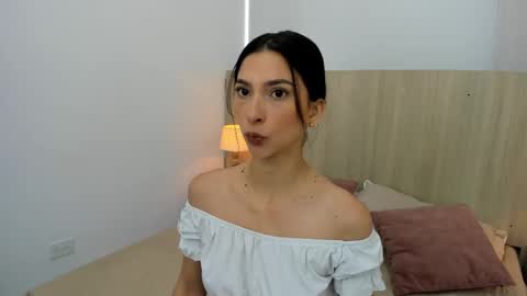 Snapshot of skinny_ariadna chatting on 09/26/25, 11:36 Ariadna online show from 09/26/25, 11:36