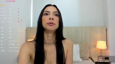 Snapshot of skinny_ariadna chatting on 10/10/25, 11:20 Ariadna online show from 10/10/25, 11:20