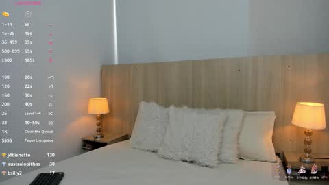 Snapshot of skinny_ariadna chatting on 11/09/25, 11:19 Ariadna online show from 11/09/25, 11:19