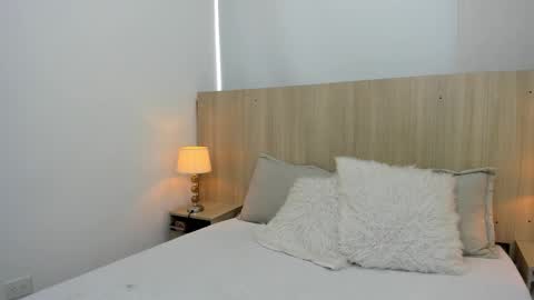 Snapshot of skinny_ariadna chatting on 11/11/25, 11:21 Ariadna online show from 11/11/25, 11:21