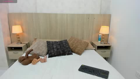 Emily Rojas online show from 11/20/25, 07:46