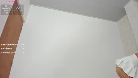 Snapshot of skinny_isabela chatting on 02/21/25, 02:27 Isabela online show from 02/21/25, 02:27