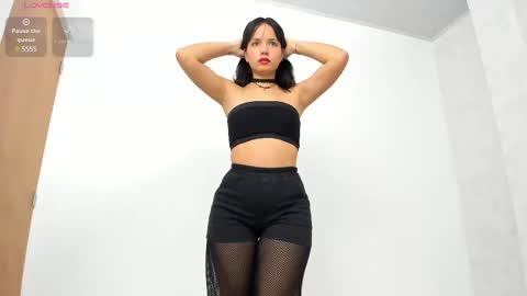 Snapshot of skinny_isabela chatting on 03/01/25, 11:28 Isabela online show from 03/01/25, 11:28