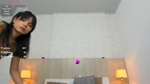 Snapshot of skinny_isabela chatting on 03/11/25, 02:29 Isabela online show from 03/11/25, 02:29