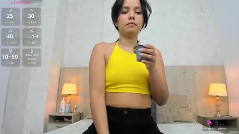 Snapshot of skinny_isabela chatting on 09/14/25, 11:31 Isabela online show from 09/14/25, 11:31
