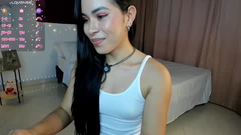 Snapshot of skinny_loren chatting on 10/17/25, 02:15 Loren Moreno online show from 10/17/25, 02:15