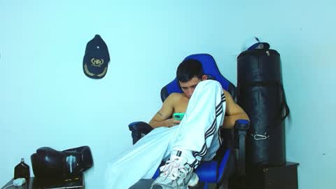 Snapshot of skinny_marked chatting on 01/15/25, 05:15 skinny marked online show from 01/15/25, 05:15