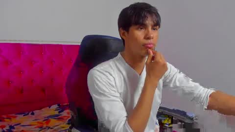 sam online show from 05/10/26, 05:01