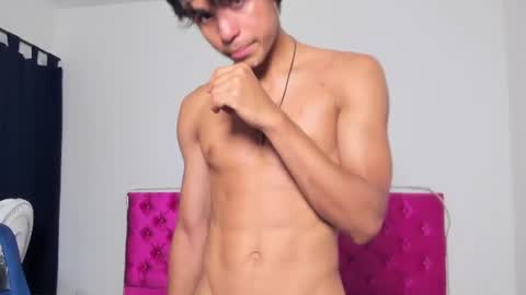 Snapshot of skinny_sam23 chatting on 07/10/26, 05:01 sam online show from 07/10/26, 05:01