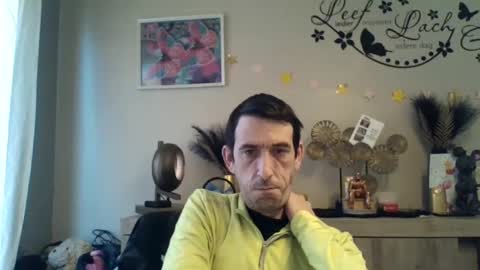 Snapshot of skinnybigcock2 chatting on 02/14/25, 08:42 SkinnyBigCock2 online show from 02/14/25, 08:42