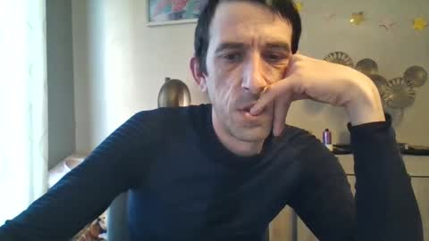 Snapshot of skinnybigcock2 chatting on 02/18/25, 03:32 SkinnyBigCock2 online show from 02/18/25, 03:32