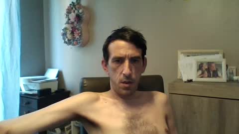 Snapshot of skinnybigcock2 chatting on 06/18/26, 11:25 SkinnyBigCock2 online show from 06/18/26, 11:25