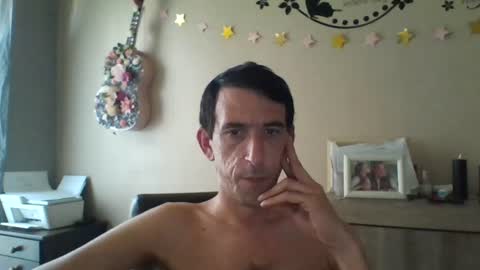 Snapshot of skinnybigcock2 chatting on 06/23/26, 02:37 SkinnyBigCock2 online show from 06/23/26, 02:37