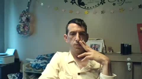 Snapshot of skinnybigcock2 chatting on 07/05/26, 05:25 SkinnyBigCock2 online show from 07/05/26, 05:25