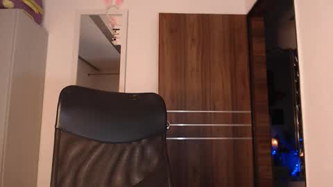 jesica online show from 11/05/25, 05:18