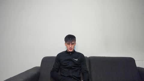 Snapshot of skinnyguywithbigd chatting on 12/19/24, 12:34 skinnyguywithbigd online show from 12/19/24, 12:34