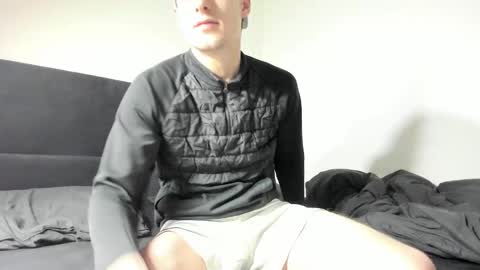 Snapshot of skinnyguywithbigd chatting on 12/03/25, 02:52 skinnyguywithbigd online show from 12/03/25, 02:52