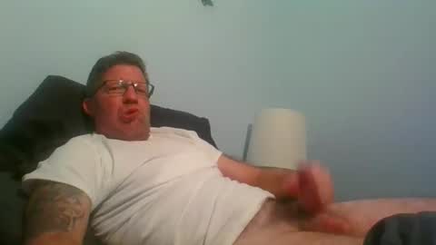 Snapshot of skinnymeat858205 chatting on 12/16/25, 04:17 skinnymeat858205 online show from 12/16/25, 04:17