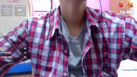 Snapshot of skinnyneighbour_ chatting on 04/03/26, 02:53 Karla online show from 04/03/26, 02:53