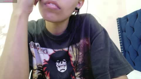 Snapshot of skinnyneighbour_ chatting on 06/04/26, 03:01 Karla online show from 06/04/26, 03:01