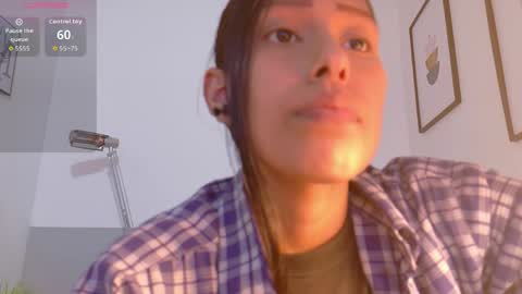 Snapshot of skinnyneighbour_ chatting on 06/05/26, 06:52 Karla online show from 06/05/26, 06:52